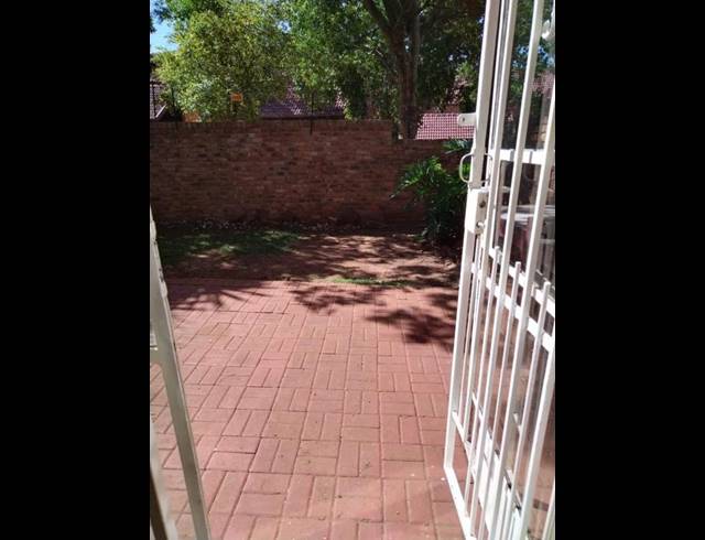 2 BEDROOM APARTMENT FOR SALE IN CENTURION CENTRAL